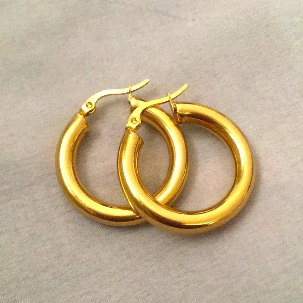 Golden Hoops - Picture 2 of 3